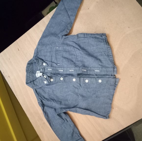 NWOT 6-12m Gymboree Blue Denim Long-sleeve Button Down - Picture 3 of 3